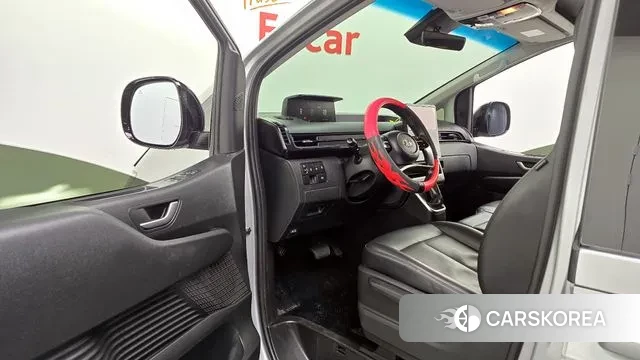 Hyundai Staria 2023 Серебряный из Кореи, фото 2