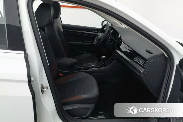 Volkswagen Bora 2021 Белый из Китая, фото 2