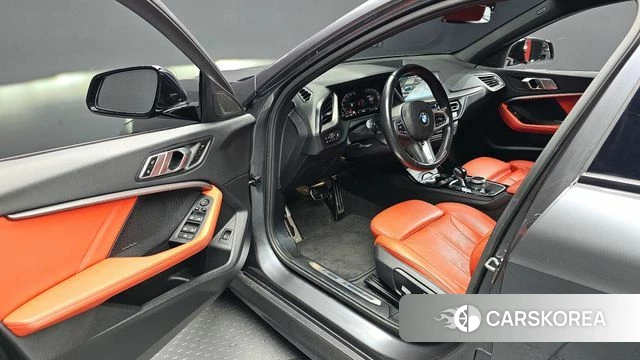 BMW 1 Series (F40) 2021 Серый из Кореи, фото 2