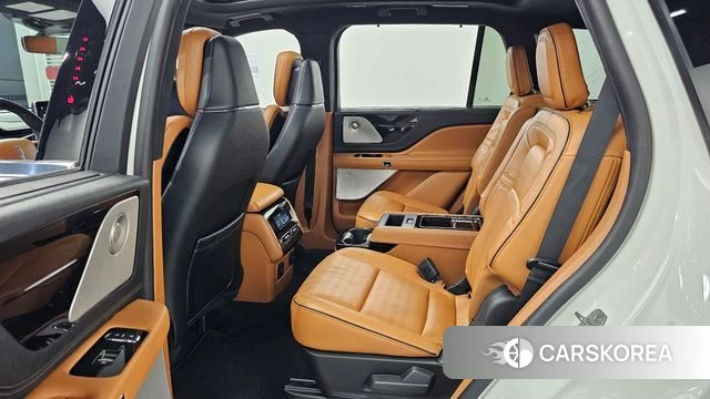 Lincoln Aviator 2nd generation 2023 Белый из Кореи, фото 2