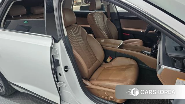 Hyundai Grandeur Hybrid (GN7) 2023 Белый из Кореи, фото 2