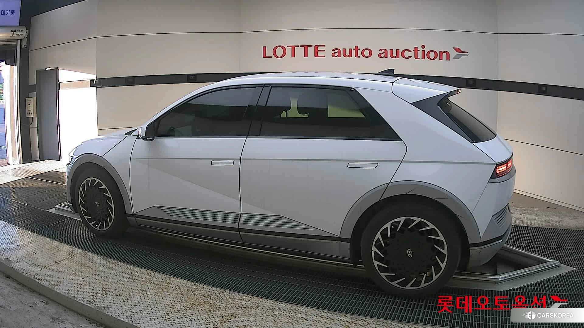 Hyundai IONIQ 5 2022 Atlas White из Кореи, фото 2