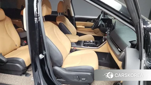 Kia Carnival 4th generation 2023 Черный из Кореи, фото 2