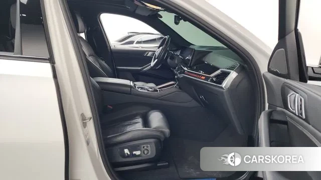 BMW X6 (G06) 2023 Белый из Кореи, фото 2