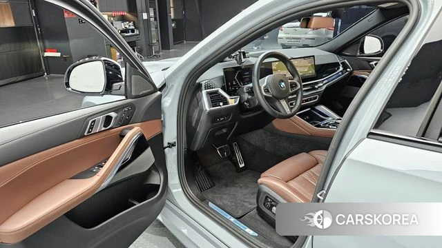 BMW X6 (G06) 2025 Серебристо-серый из Кореи, фото 2
