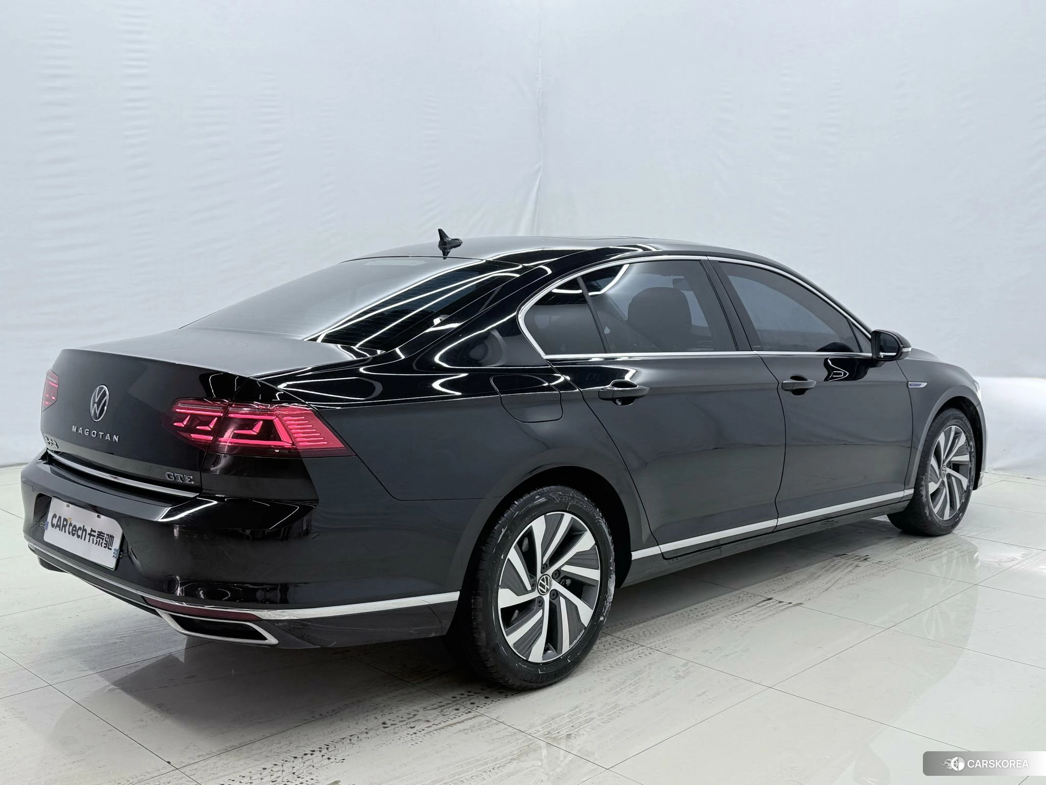 Volkswagen Magotan PHEV 2021 Черный из Китая, фото 2
