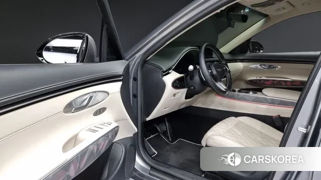 Genesis GV70 2023 Серебряный из Кореи, фото 2