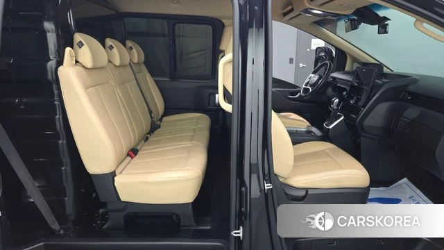 Hyundai Staria 2023 Черный из Кореи, фото 2