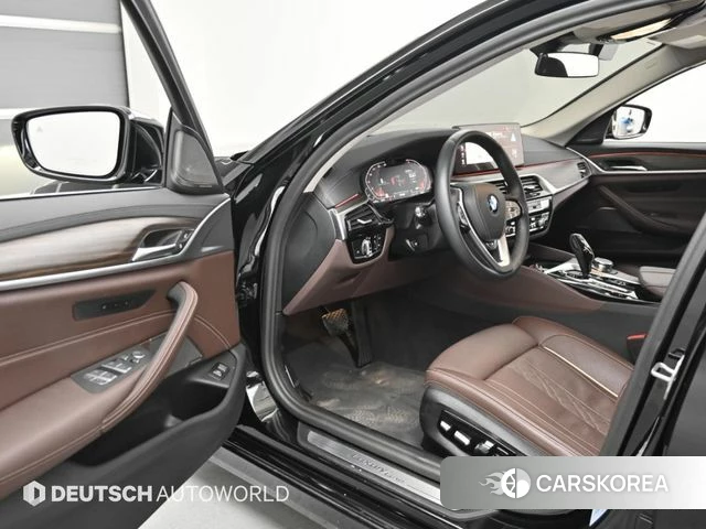 BMW 5 Series (G30) 2023 Черный из Кореи, фото 2