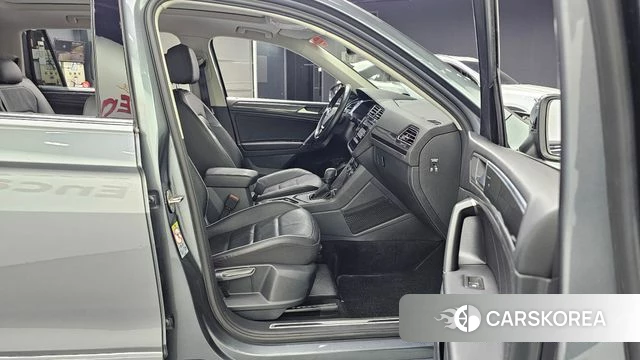 Volkswagen Tiguan Allspace 2020 Серый из Кореи, фото 2