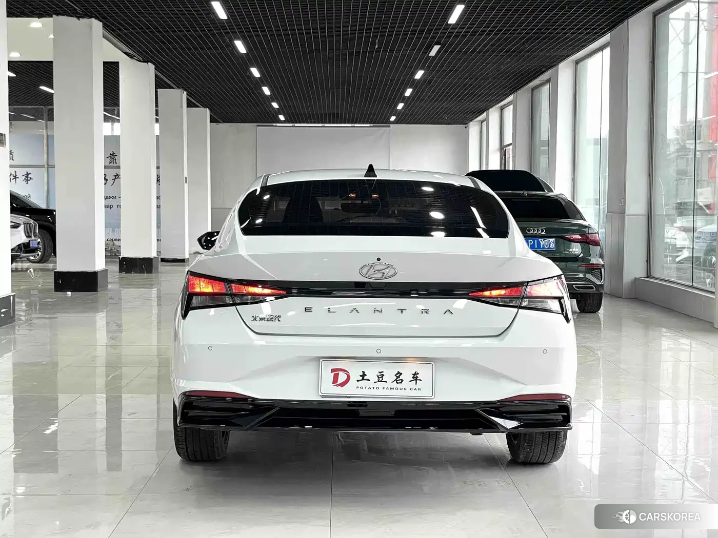 Hyundai Elantra 2023 Белый из Китая, фото 3