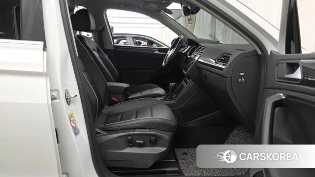 Volkswagen Tiguan second Generation 2020 Белый из Кореи, фото 2