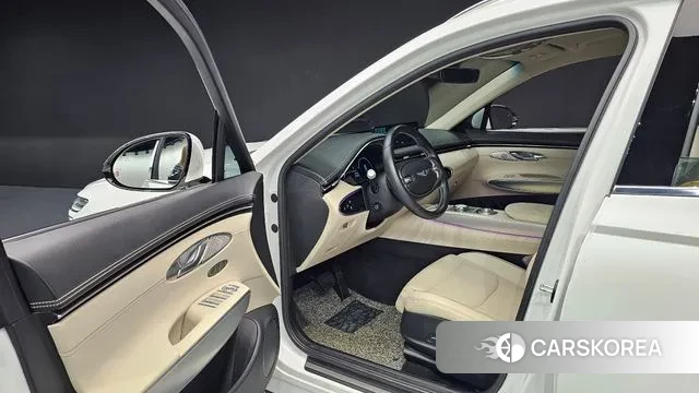 Genesis GV70 2022 Белый из Кореи, фото 2