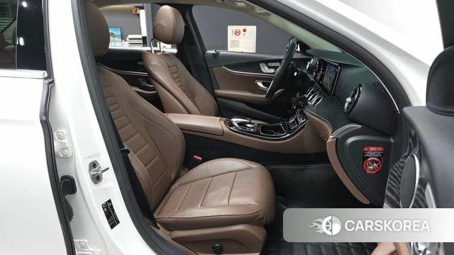 Mercedes-Benz E-Class W213 2018 Белый из Кореи, фото 2