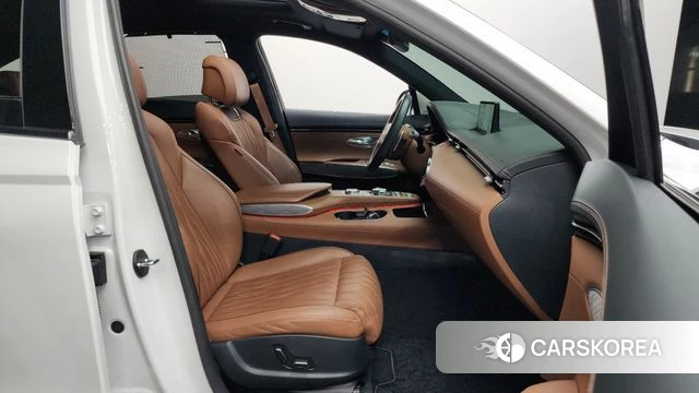 Genesis GV70 2022 Белый из Кореи, фото 2