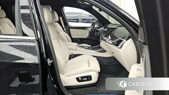 BMW X7 (G07) 2025 Черный из Кореи, фото 2