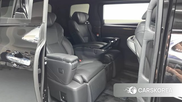 Toyota Alphard 4th Generation 2025 Черный из Кореи, фото 2