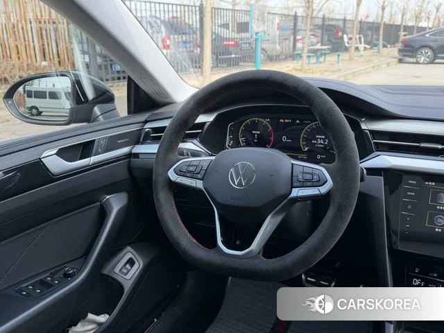 Volkswagen CC 2022 Темно-серый из Китая, фото 2