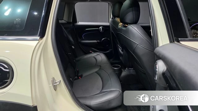 Mini Cooper S 2021 Жемчужный цвет из Кореи, фото 2