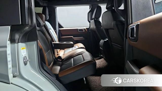 Ford Bronco 6th Generation 2023 Светло-серебряный цвет из Кореи, фото 2