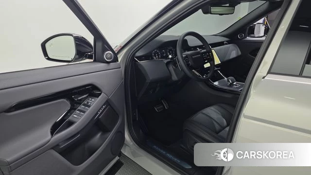 Land Rover Range Rover Evoque 2nd Generation 2025 Песочный из Кореи, фото 2