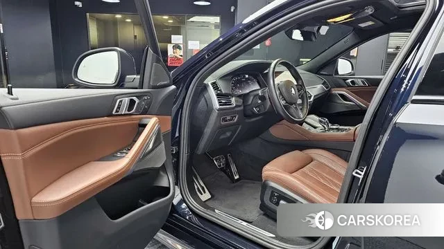 BMW X6 (G06) 2023 Черный из Кореи, фото 2