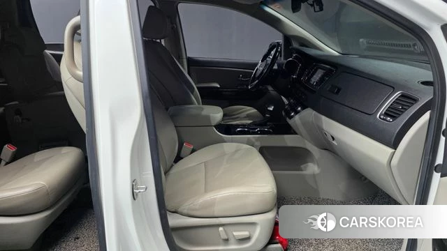 Kia The New Carnival 2018 Белый из Кореи, фото 2
