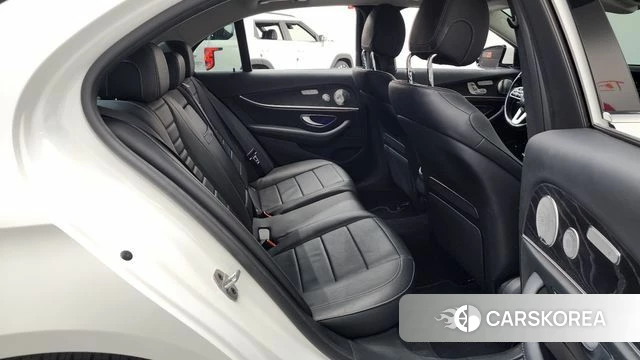 Mercedes-Benz E-Class W213 2019 Белый из Кореи, фото 2