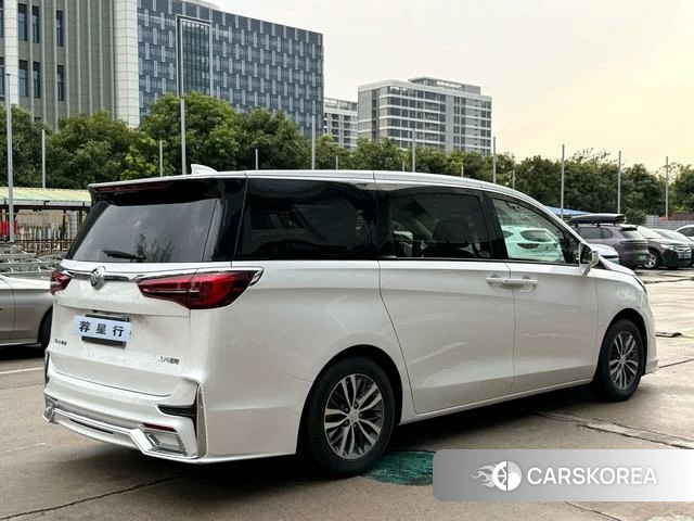 Buick GL8 2022 Белый из Китая, фото 2