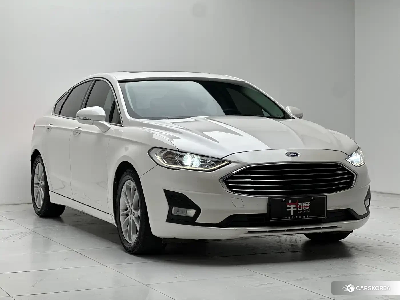 Ford Mondeo 2022 Белый из Китая, фото 2
