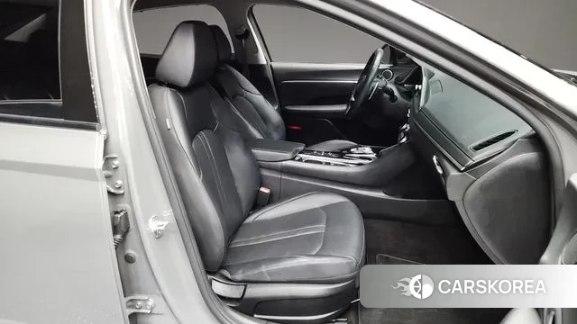 Hyundai Sonata (DN8) 2019 Серебристо-серый из Кореи, фото 2