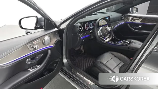 Mercedes-Benz E-Class W213 2019 Серый из Кореи, фото 2