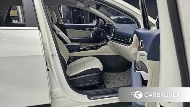 Kia Sportage 5th Generation Hybrid 2023 Белый из Кореи, фото 2