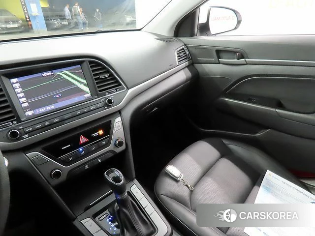 Hyundai Avante AD 2018 Белый из Кореи, фото 2