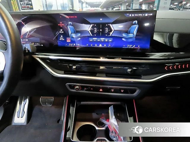 BMW X5 (G05) 2024 Светло-серебряный цвет из Кореи, фото 2