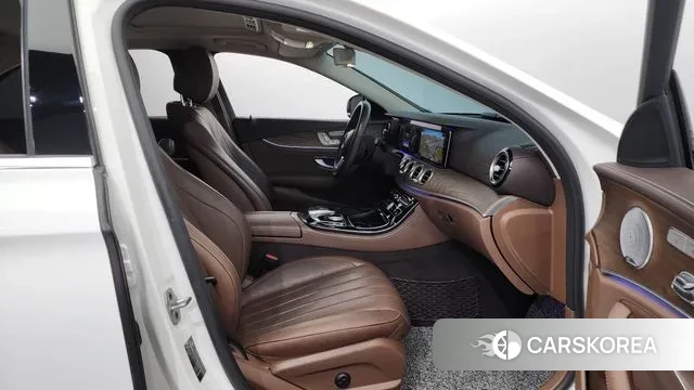 Mercedes-Benz E-Class W213 2020 Белый из Кореи, фото 2
