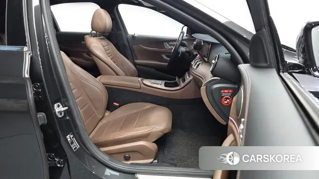 Mercedes-Benz E-Class W213 2021 Серый из Кореи, фото 2