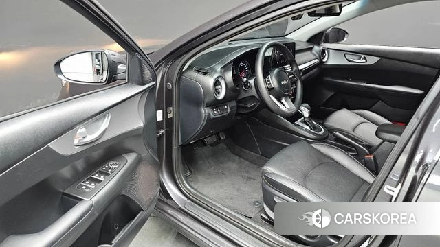Kia The New K3 2nd generation 2023 Серый из Кореи, фото 2