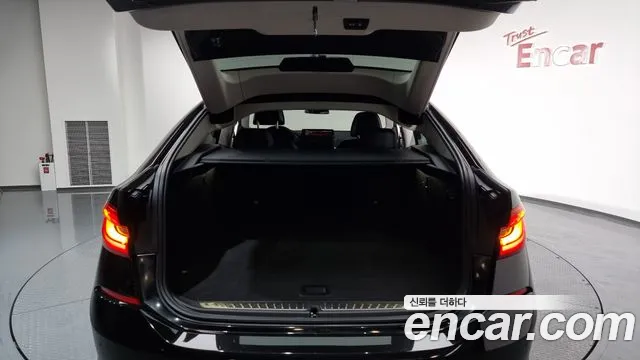 BMW 6 Series GT (G32) 2023 Черный из Кореи, фото 2