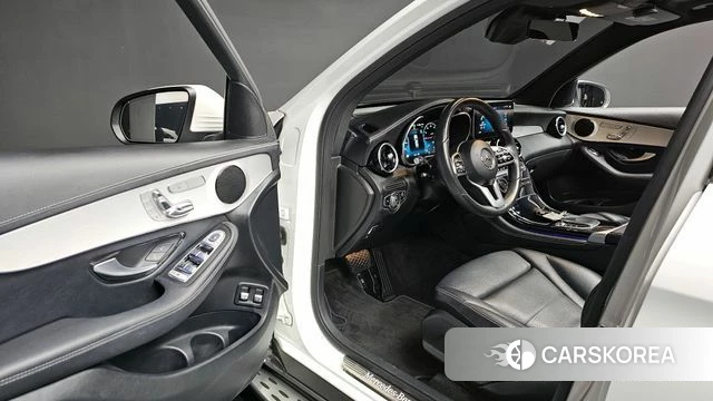 Mercedes-Benz GLC-Class X253 2021 Белый из Кореи, фото 2