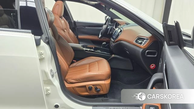 Maserati Ghibli 2018 Белый из Кореи, фото 2