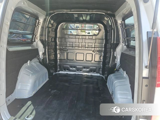 Hyundai Staria 2023 Серебряный из Кореи, фото 2