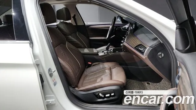 BMW 5 Series (G30) 2018 Белый из Кореи, фото 2