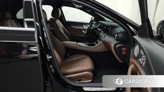 Mercedes-Benz E-Class W213 2022 Черный из Кореи, фото 2