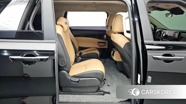 Kia Carnival 4th generation 2023 Черный из Кореи, фото 2
