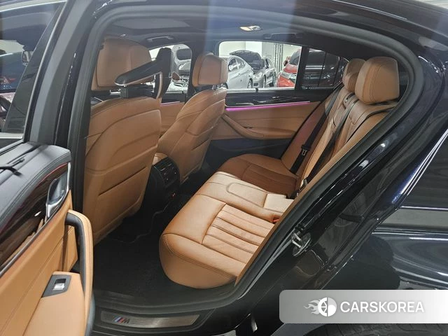 BMW 5 Series (G30) 2022 Черный из Кореи, фото 2