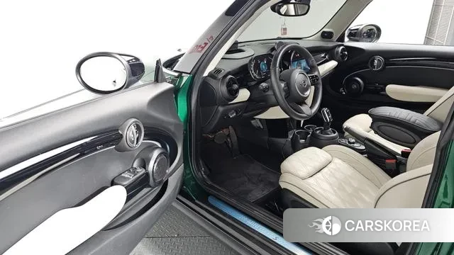 Mini Cooper S 2023 Зеленый из Кореи, фото 2