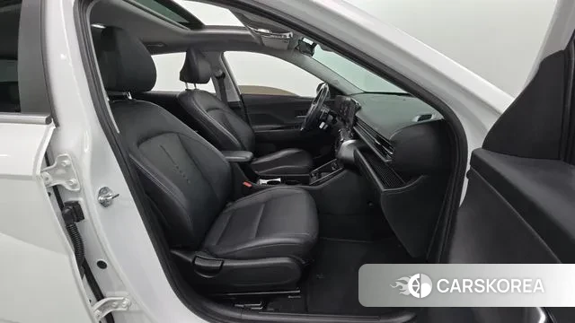 Hyundai Kona (SX2) 2023 Белый из Кореи, фото 2