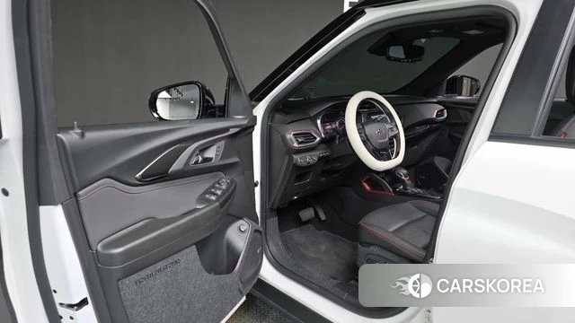 Chevrolet (GM Daewoo) Trailblazer 2023 Белый из Кореи, фото 2