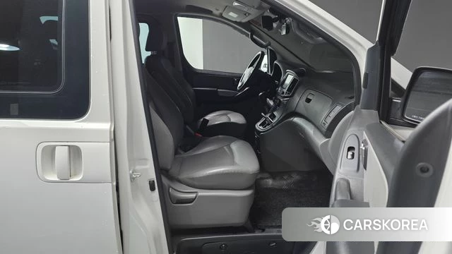 Hyundai The New Grand Starex 2018 Белый из Кореи, фото 2